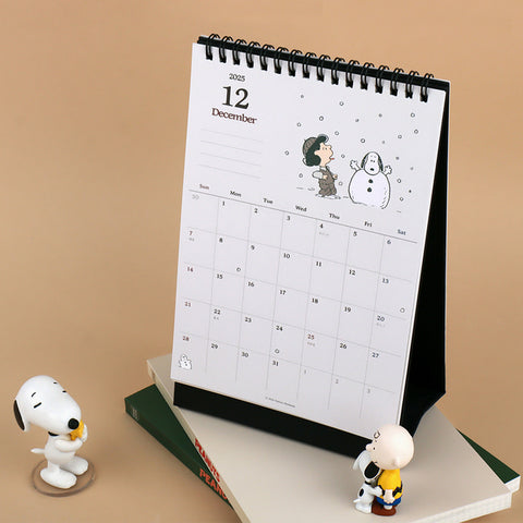 2026 Peanuts Snoopy Desk Calendar A5