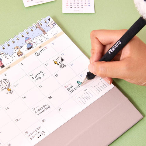 2026 Peanuts Snoopy Desk Calendar