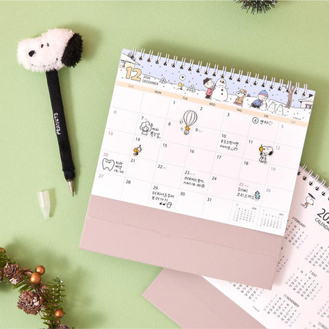 2026 Peanuts Snoopy Desk Calendar