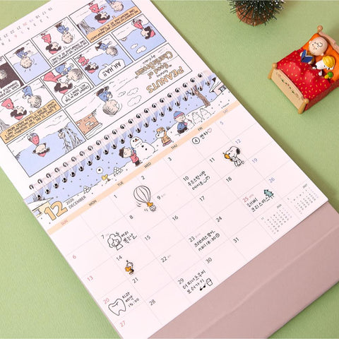 2026 Peanuts Snoopy Desk Calendar