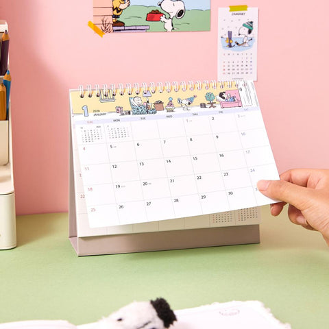 2026 Peanuts Snoopy Desk Calendar