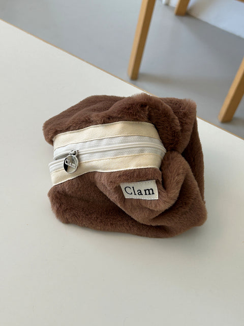 Clam Round Pouch [Fur Teddy Bear] | Daily Pouch