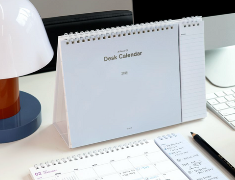 2025 A Piece of Desk Calendar [4colors]