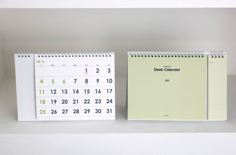 2025 A Piece of Desk Calendar [4colors]