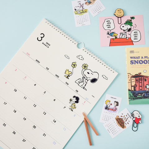 2025 Peanuts Snoopy Wall Calendar