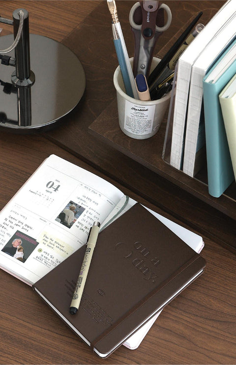 2026 On a ( ) Day Weekly Planner [4colors]