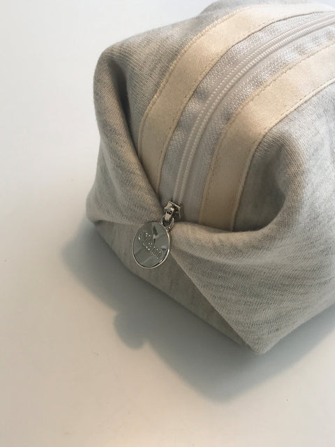 Clam Round Pouch [Oatmeal Gray] | Daily Pouch