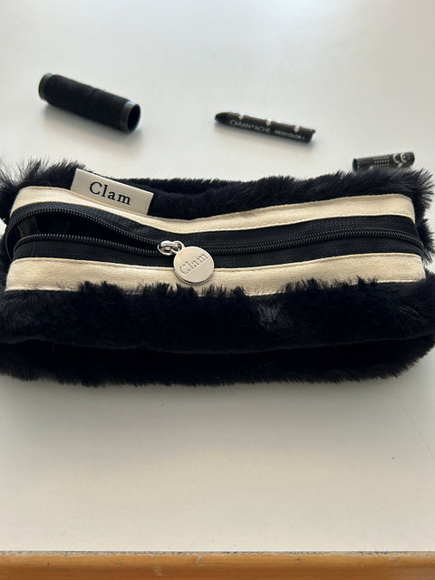 Clam Round Pencil Case [Fur Black Stripe] | Pen Pouch