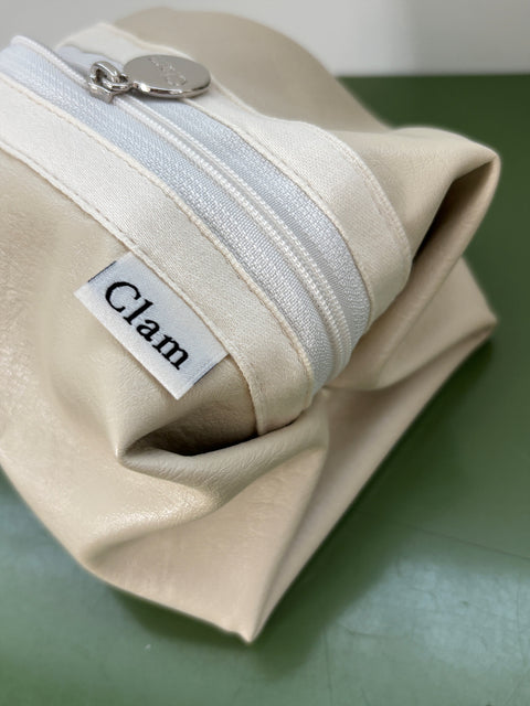 Clam Round Pouch [Leather Ivory] | Daily Pouch