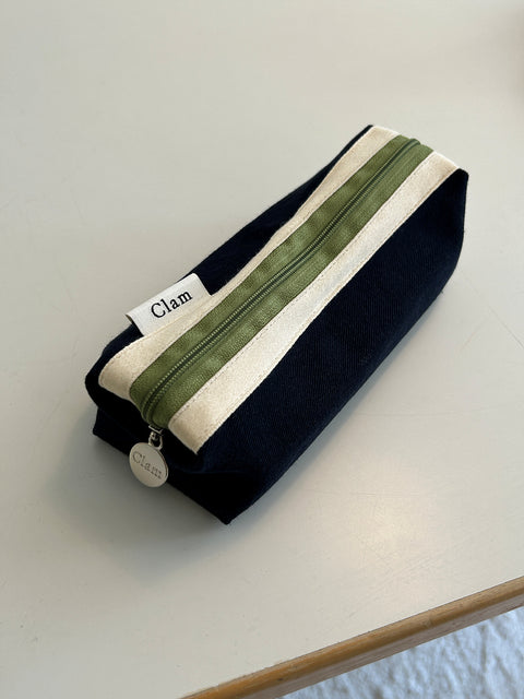 Clam Round Pencil Case [Navy and Green] | Pen Pouch