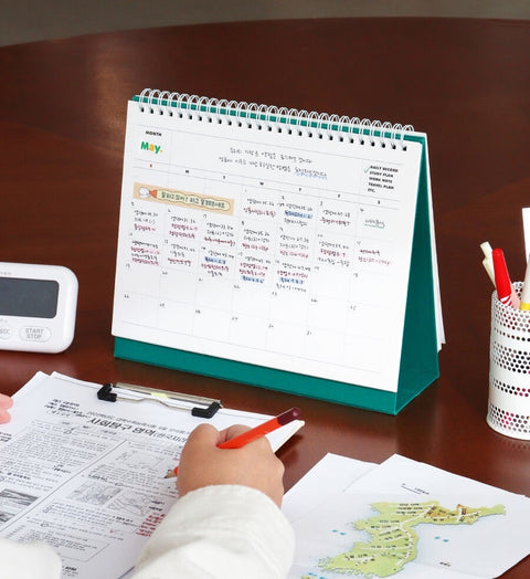 2026-2027 Desk Calendar + Undated Scheduler