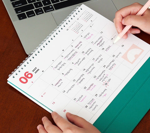 2026-2027 Desk Calendar + Undated Scheduler