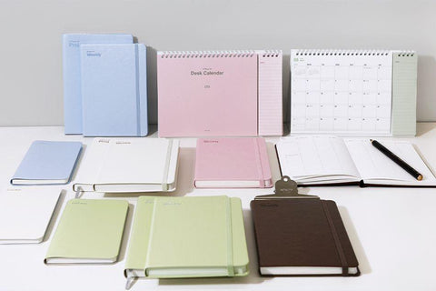 2026 A Piece of Desk Calendar [4colors]