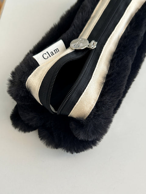 Clam Round Pencil Case [Fur Black Stripe] | Pen Pouch