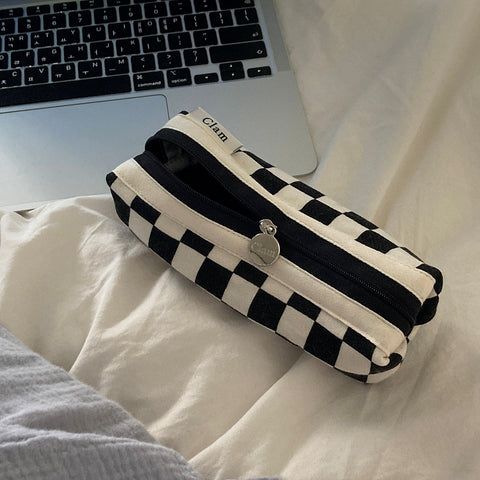 Clam Round Pencil Case [Checkerboard] | Pen Pouch