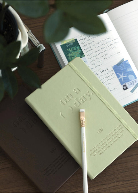 2026 On a ( ) Day Weekly Planner [4colors]