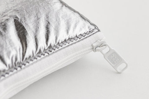 momossi Marshmallow Flat Pouch [Silver]