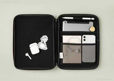 11" PEANUTS Snoopy iPad Case [Black]