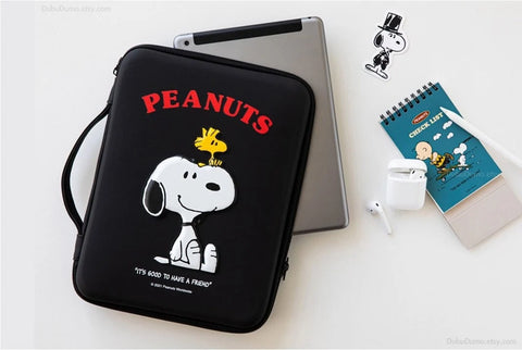 11" PEANUTS Snoopy iPad Case [Black]