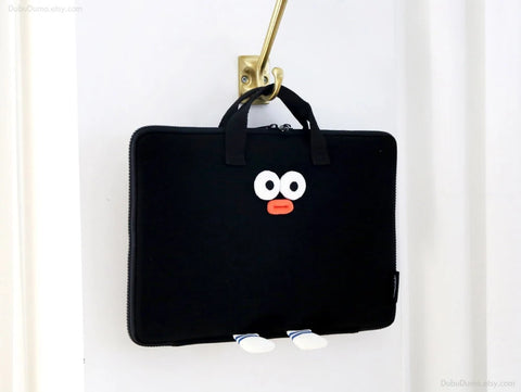 13" Laptop Pouch [Black Pompom Wide]