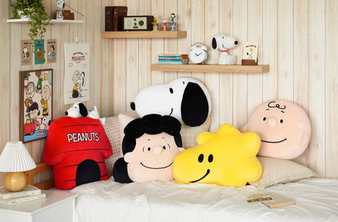 PEANUTS Snoopy Face Cushion